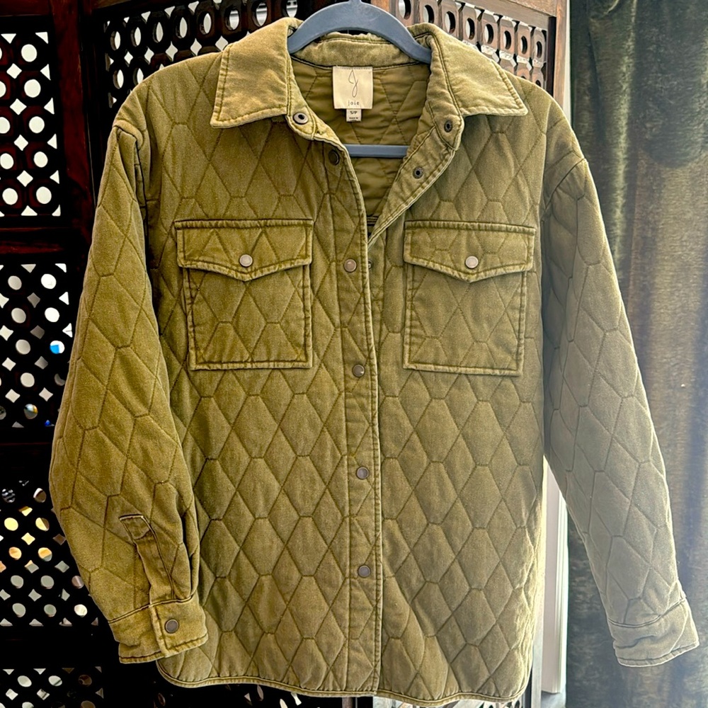 ARMY GREEN QUILTED JACKET